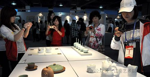 艺术产权交易市场爆发，年交易额突破200亿