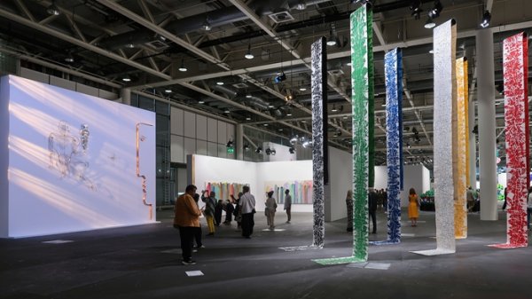 当观看重新成为判断：2026年巴塞尔艺术展的转向与重构